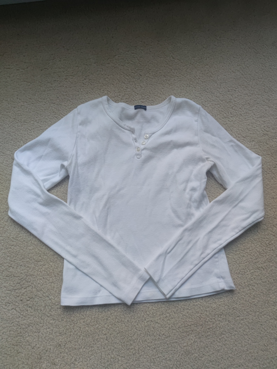 Brandy Melville White Top thumbnail