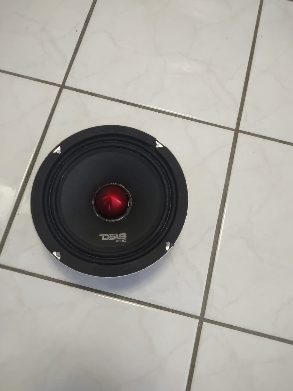 Ds18 Mid-range loud speakers  is 6   800w  8"  and 2  600w  6.5"