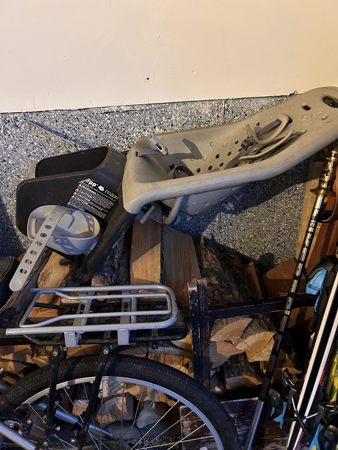 Thule bike carrier with rack
