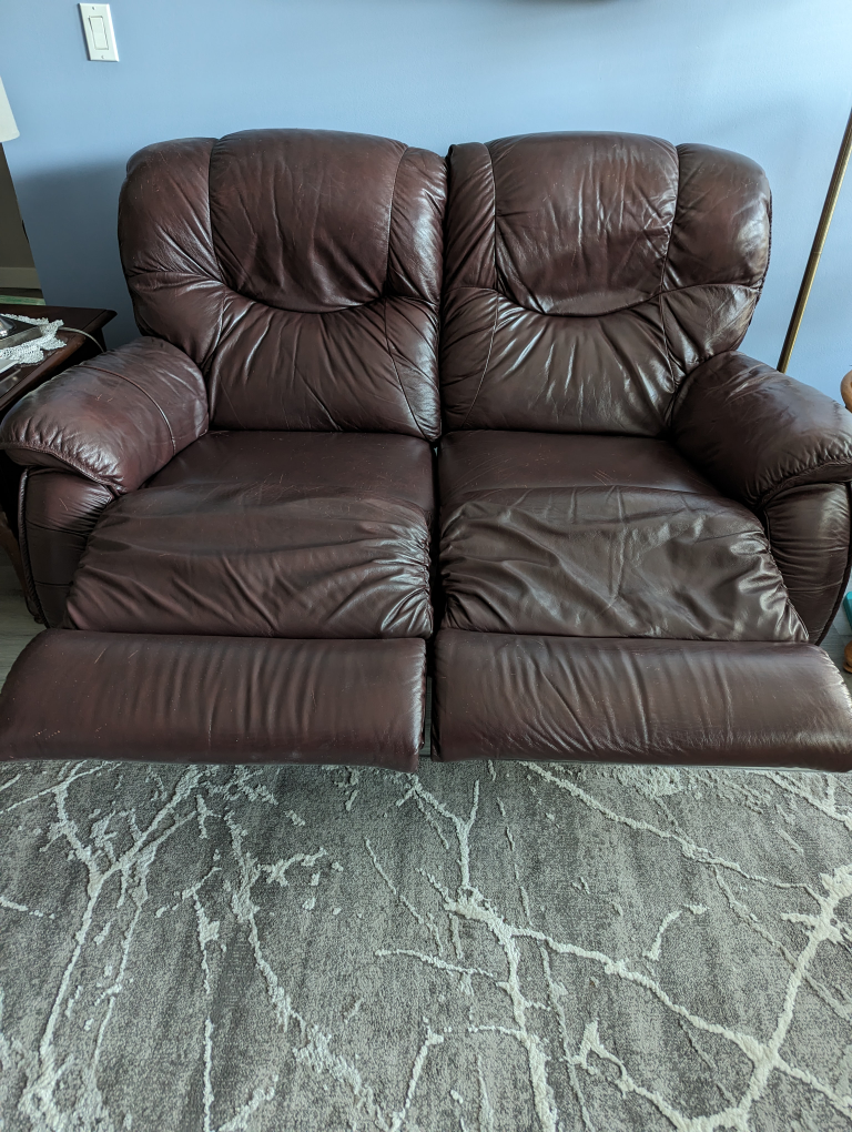 Lazyboy leather Loveseat - photo 2