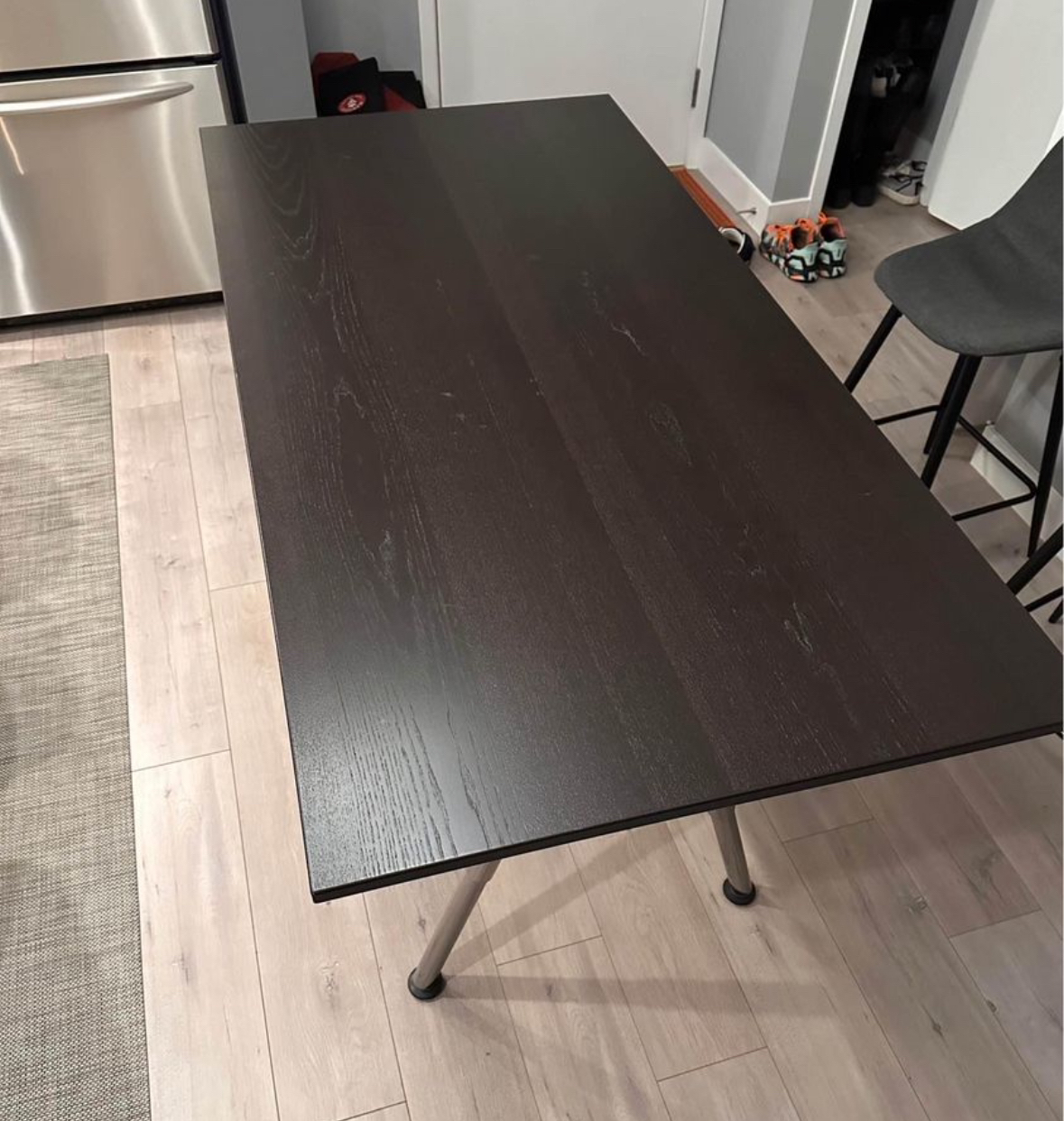 IKEA table with adjustable legs - photo 2