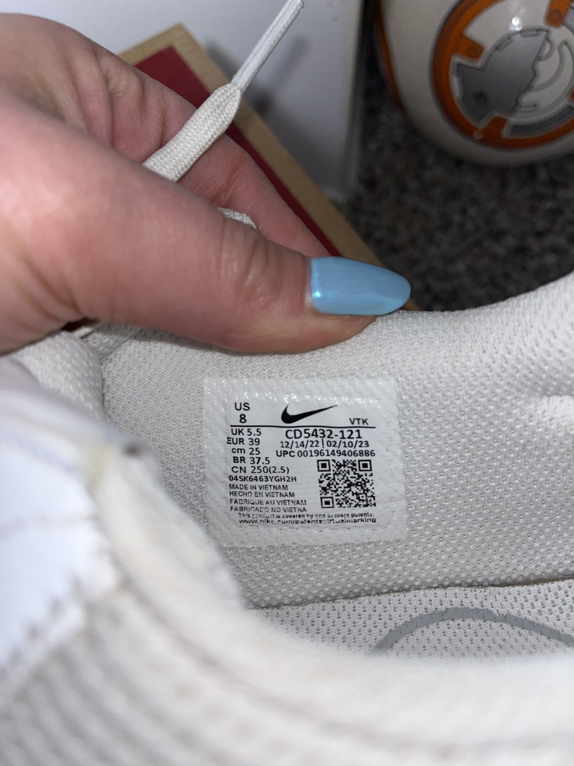 Nike White Airmax image indicator(4)
