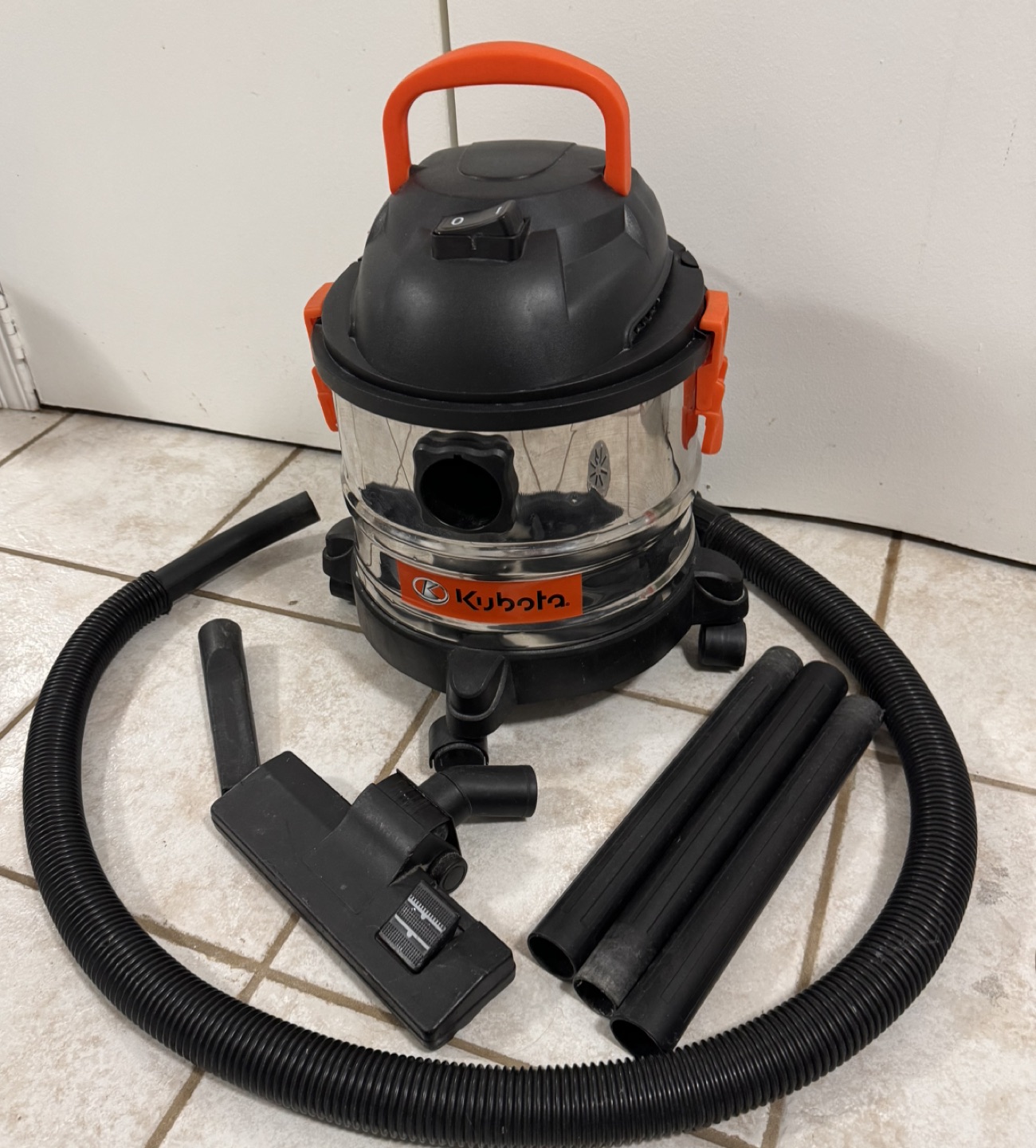 Moving Sale! - Kubota Heavy duty shop vacuum cleaner - photo 4