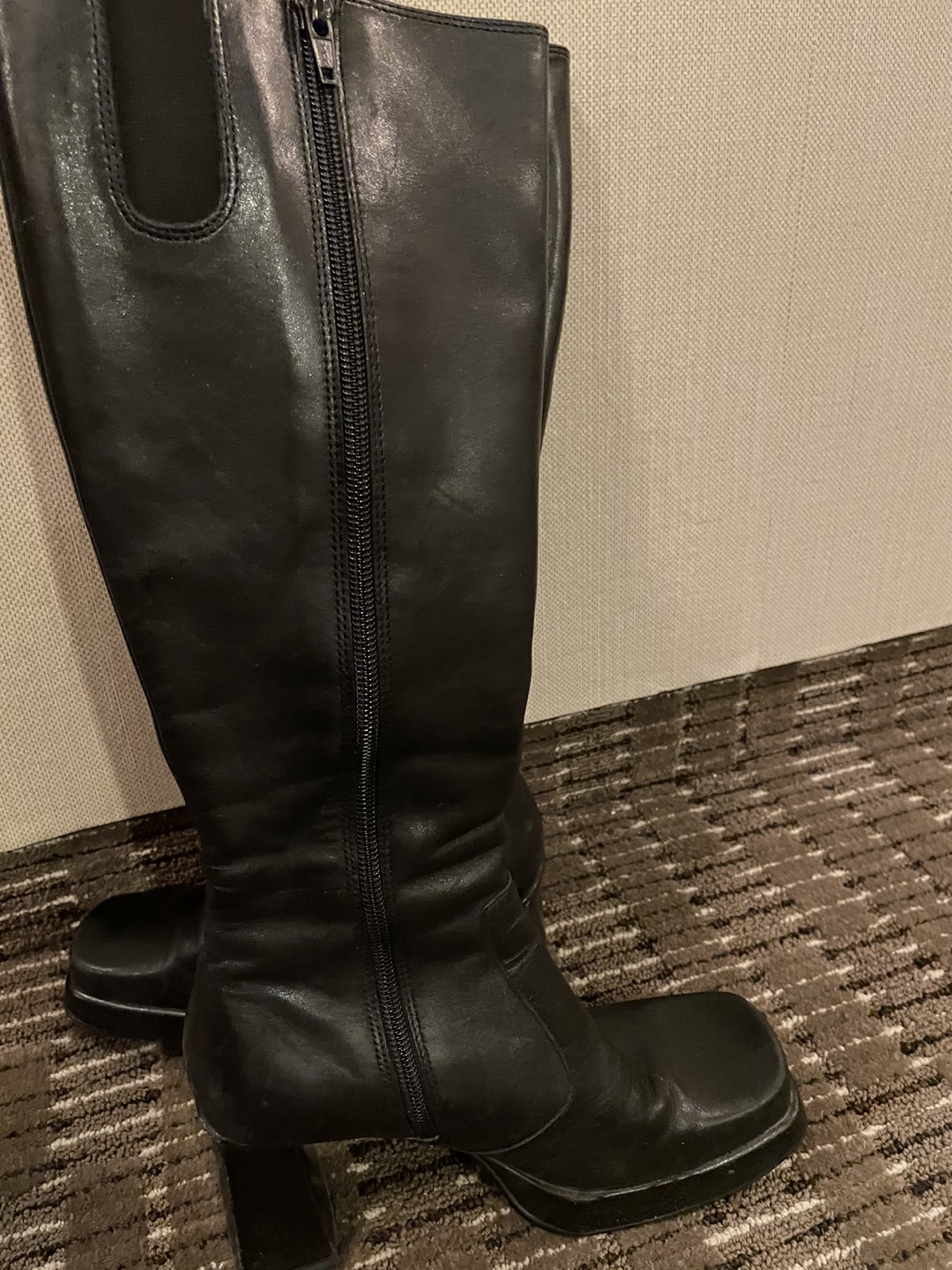 Tall leather black boots image indicator(6)