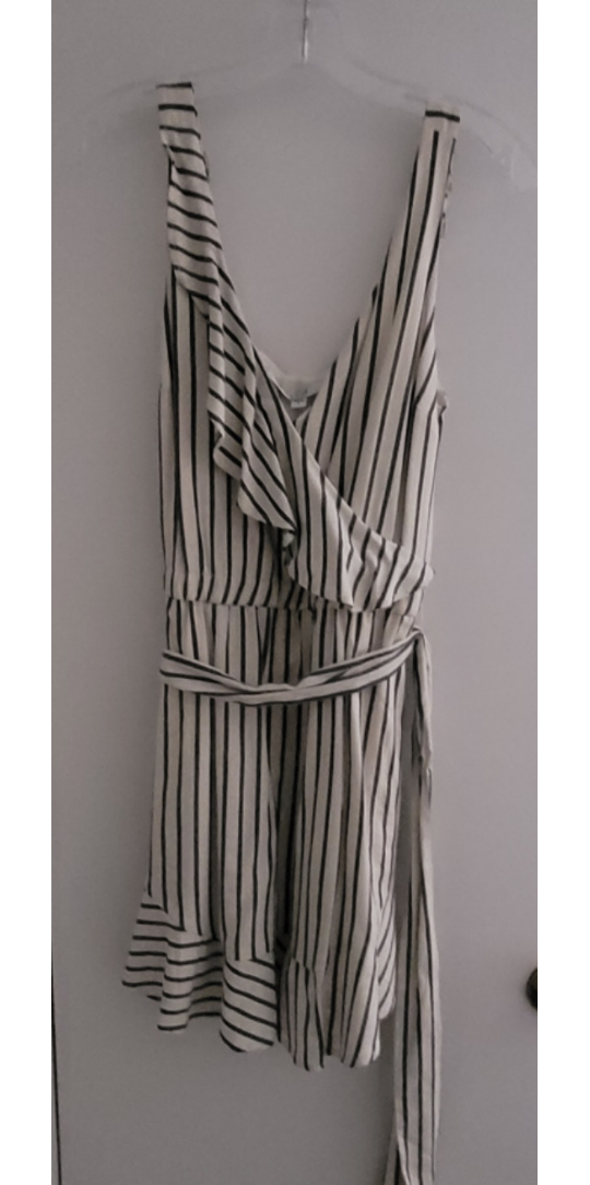 BNWT Guess Faux Wrap Dress Size Small - photo 2