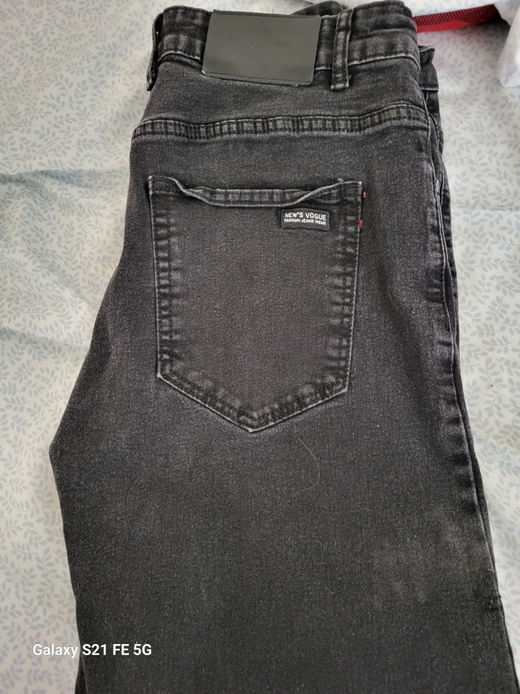 Black jeans image indicator(2)