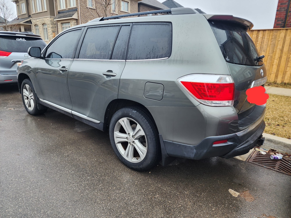 Toyota Highlander 2011 - photo 2