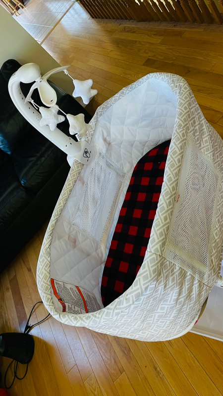 baby bassinet for sale like new - photo 3
