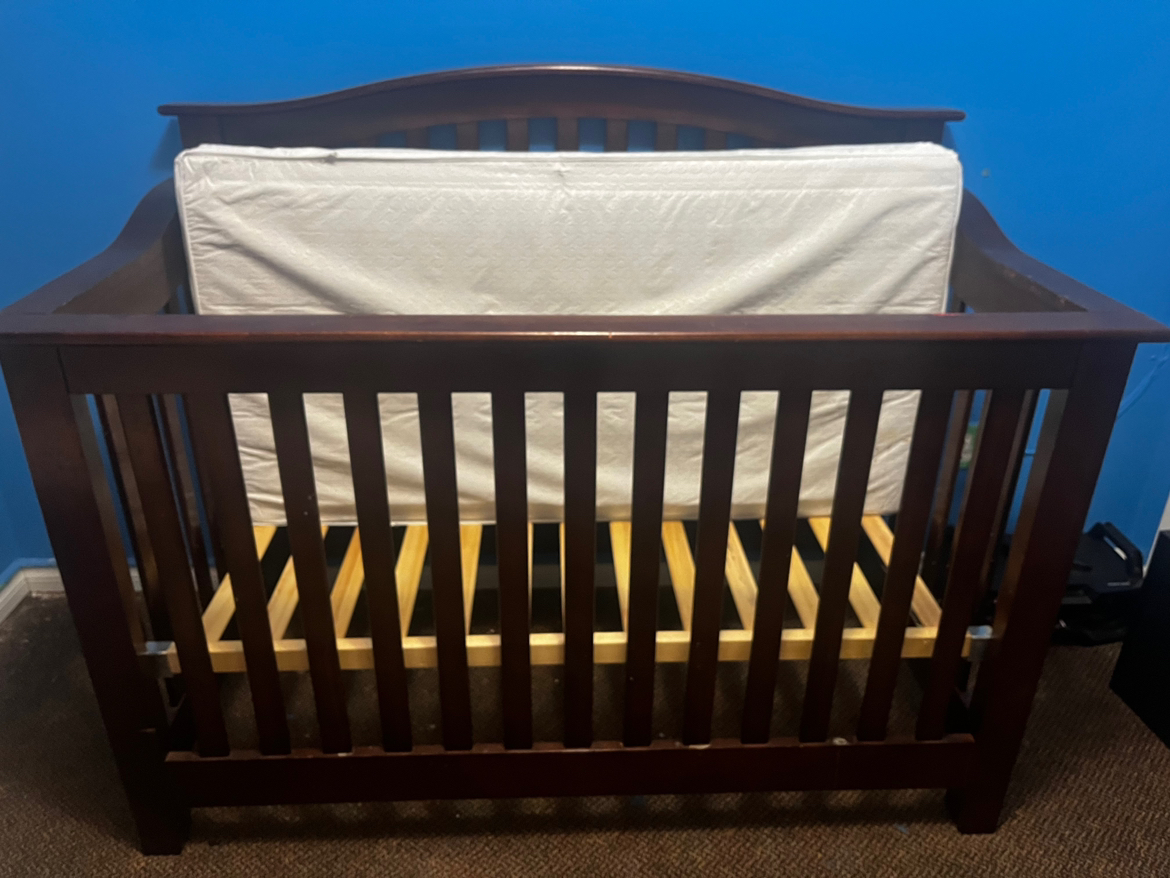 Loved infant/toddler Crib image indicator(4)