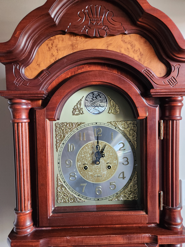 Small Grandmother Clock image indicator(2)