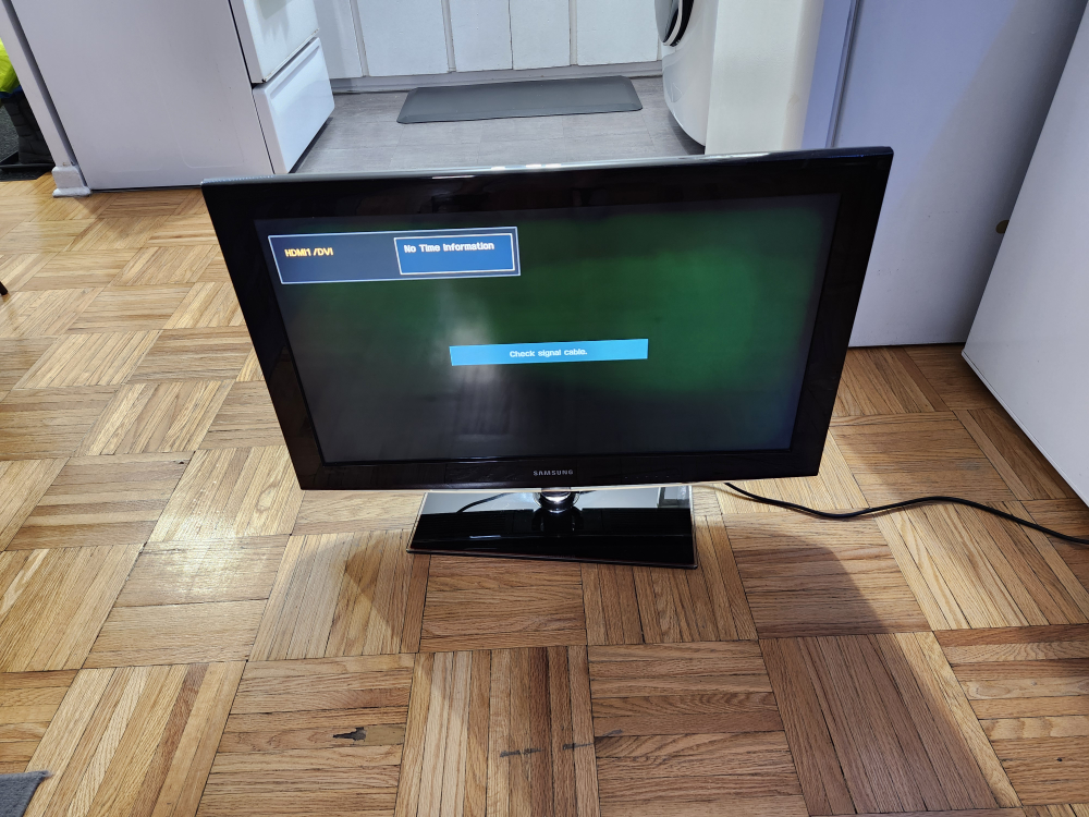 Samsung TV 32" HD 1080p NO REMOLTE - photo 2