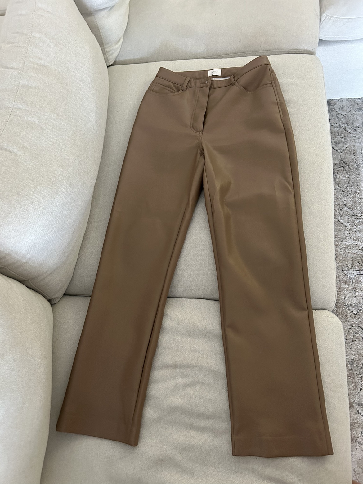 Aritizia - Melina Pants - Sz 6 thumbnail