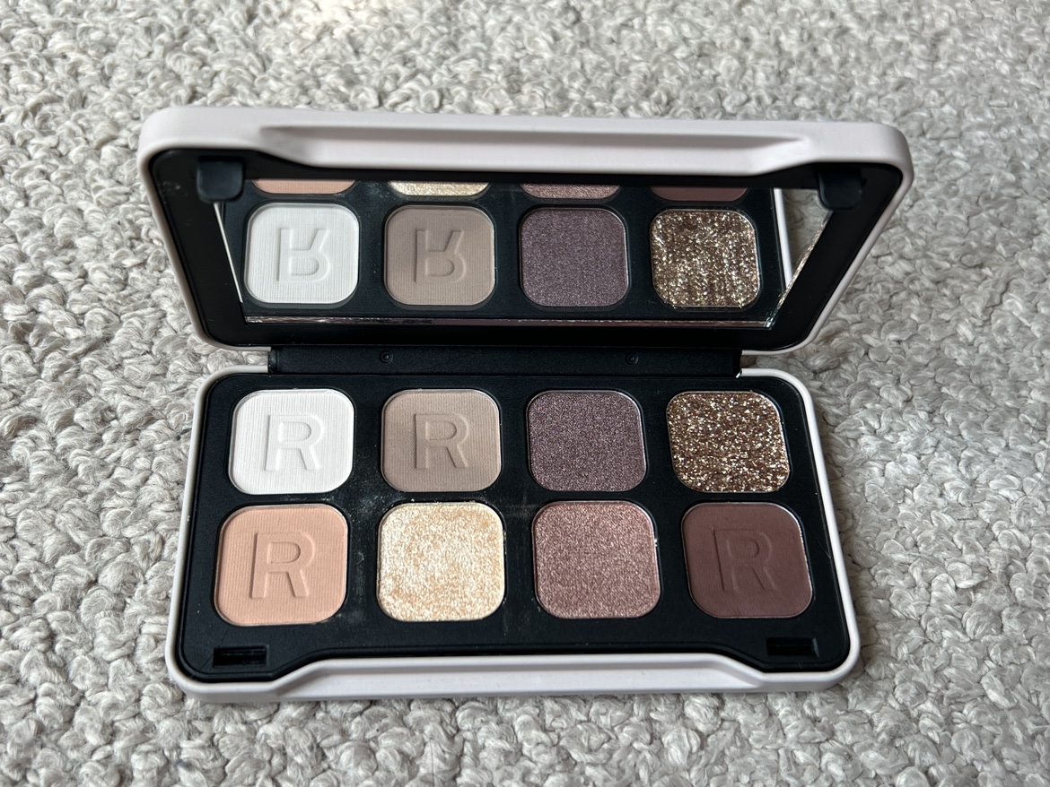 Revolution- eyeshadow palette thumbnail