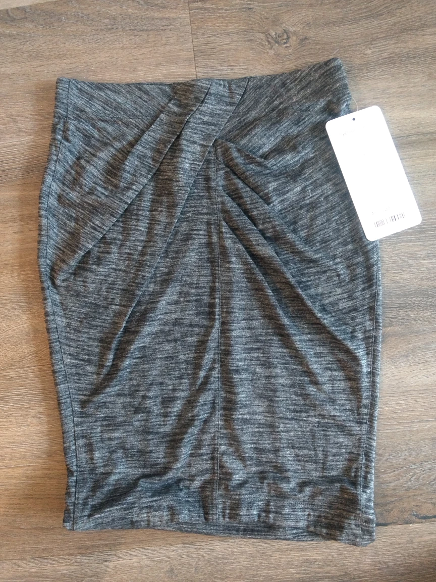 NEW Lululemon Yoga Haven Skirt - s. 4 thumbnail