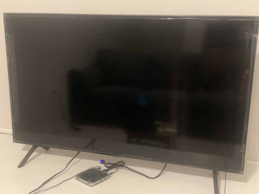 Samsung 50” UHD Tv 7 series and remote