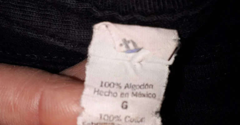 PIERCE THE VEIL Band T-shirt.  Unisex #small. #S image indicator(2)