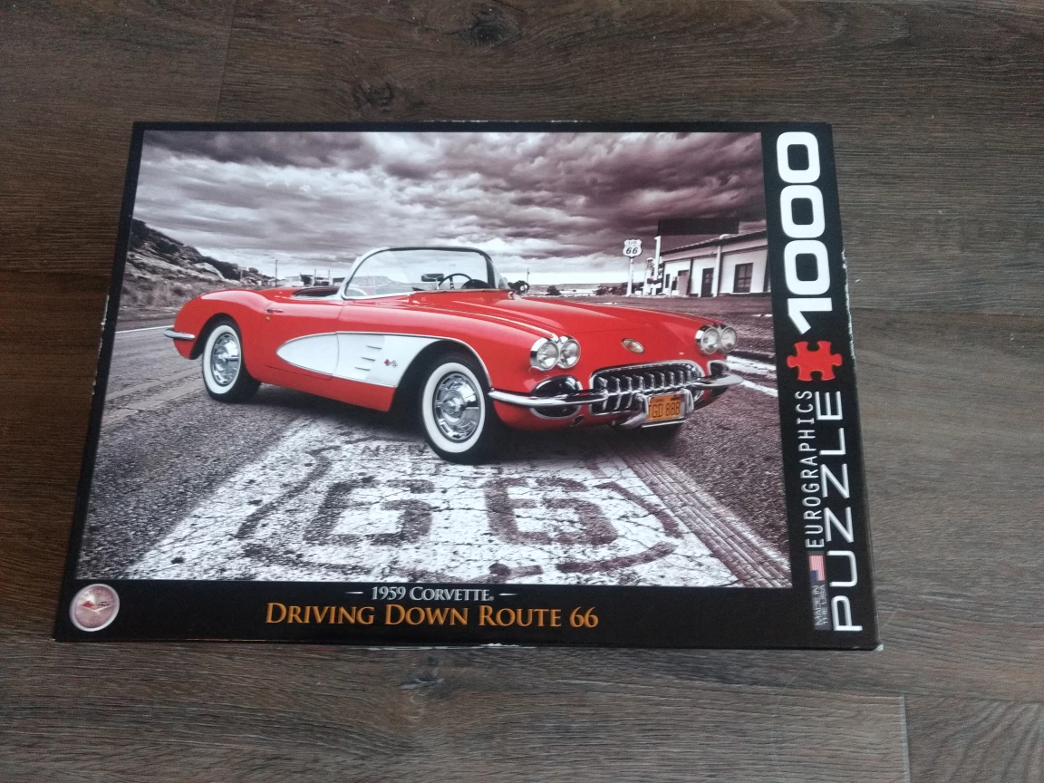 1000 Piece Puzzle - 1959 Corvette - NEAR NEW thumbnail