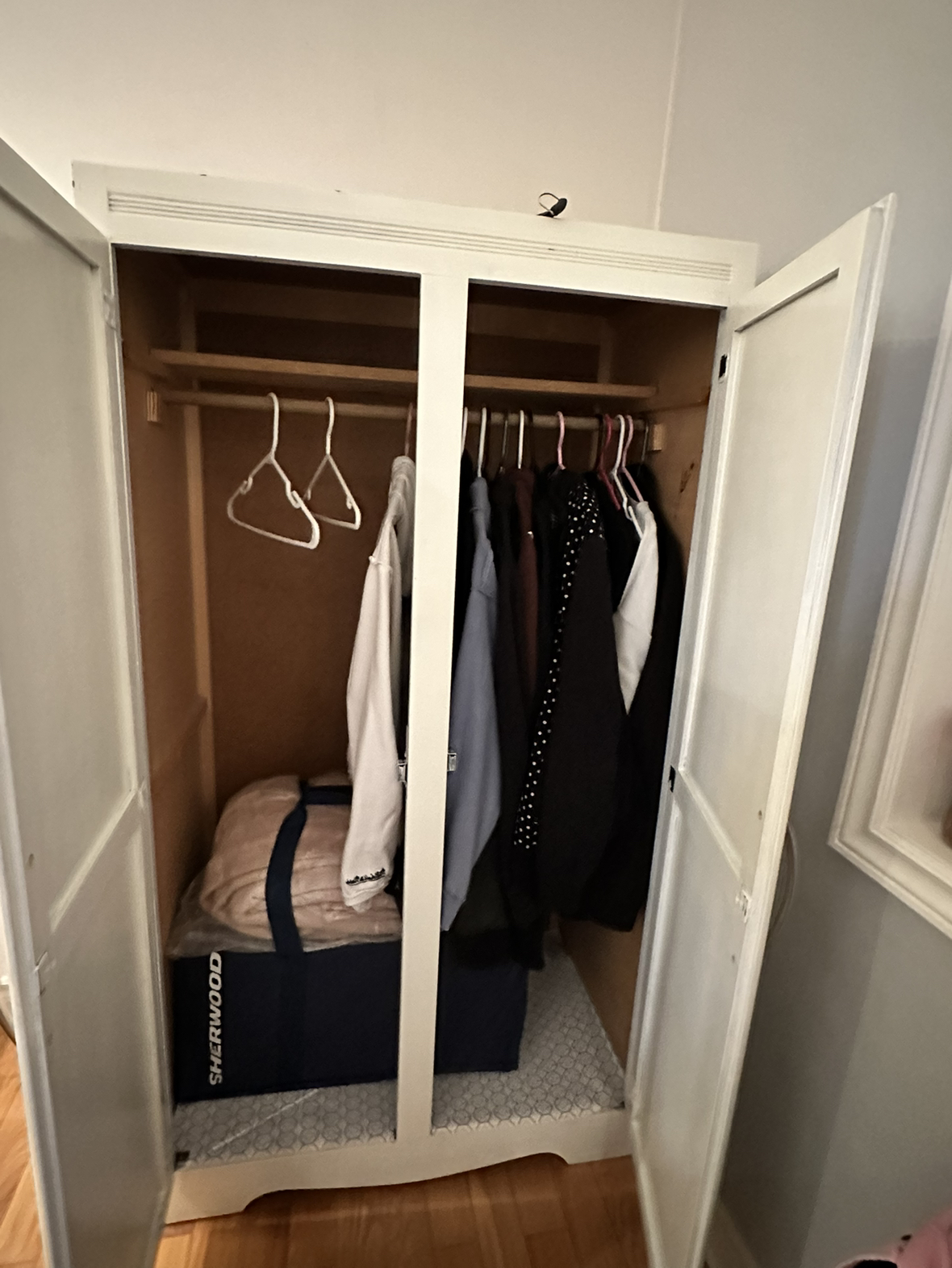 Wardrobe - photo 3