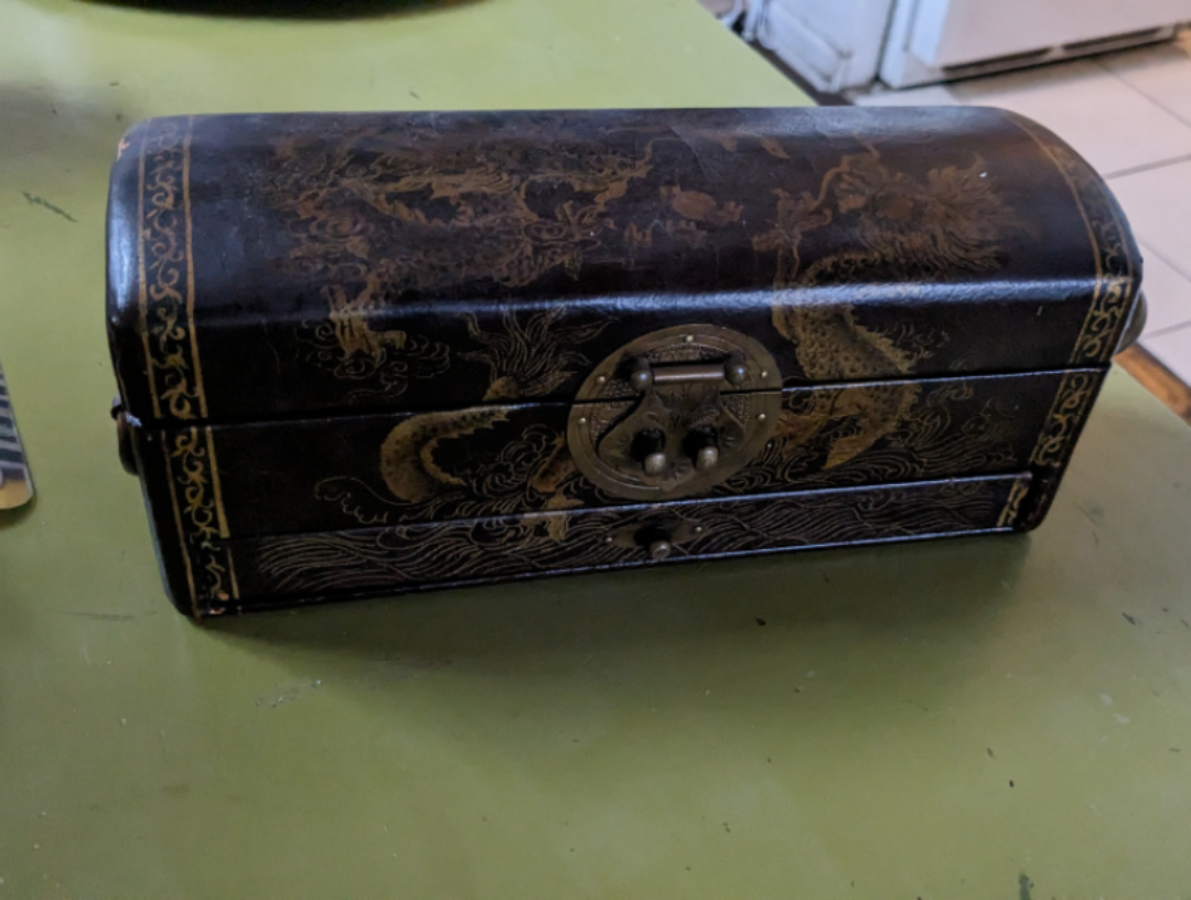 vintage jewelry box ( dragon pictures) thumbnail