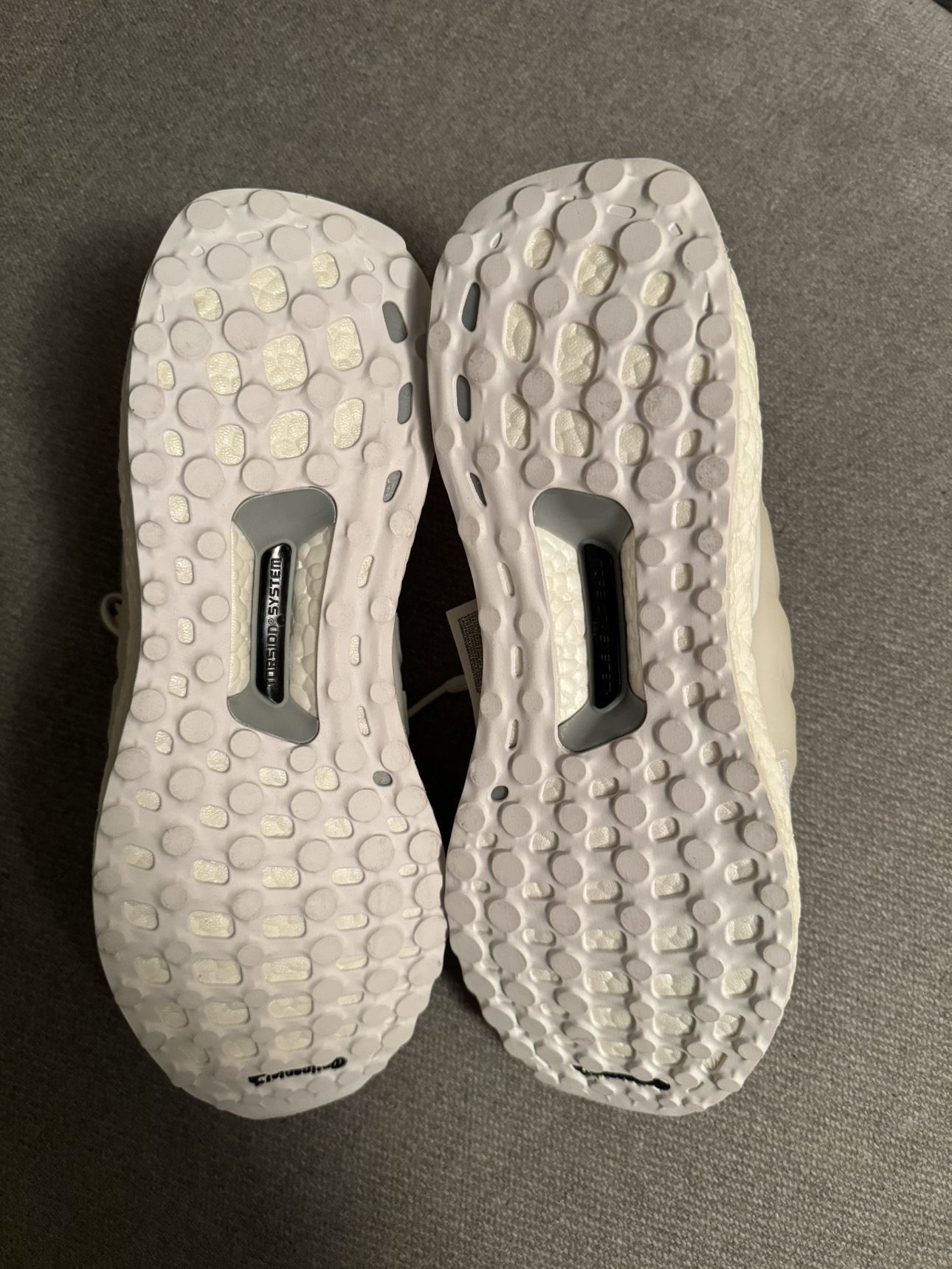 Adidas Ultra Boosts -  Triple White - Size 10 - Brand New image indicator(3)