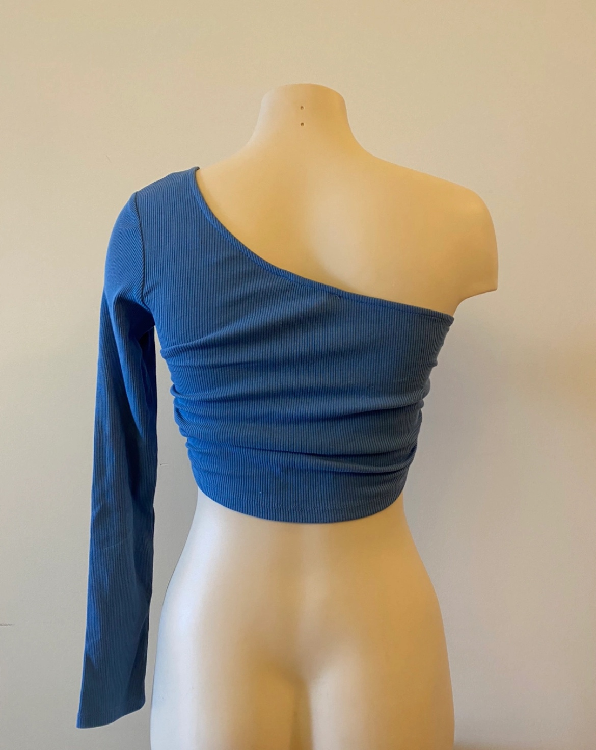 NWOT Asymmetrical sleeve crop top image indicator(3)