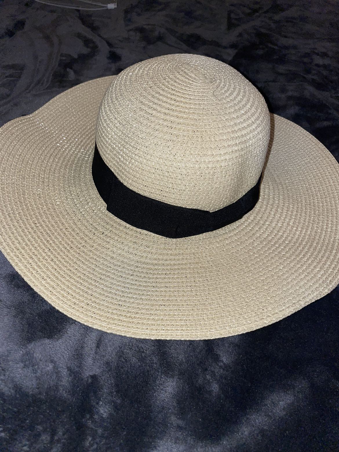 Brand New, never worn: Beach Hat thumbnail
