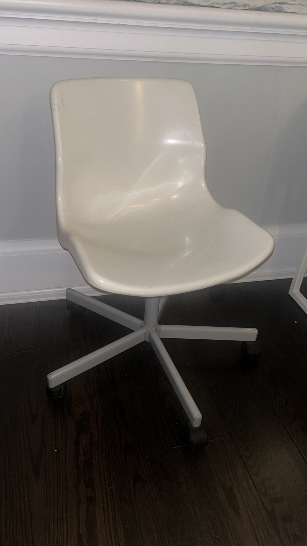 🤍 Desk / Vanity White Chair