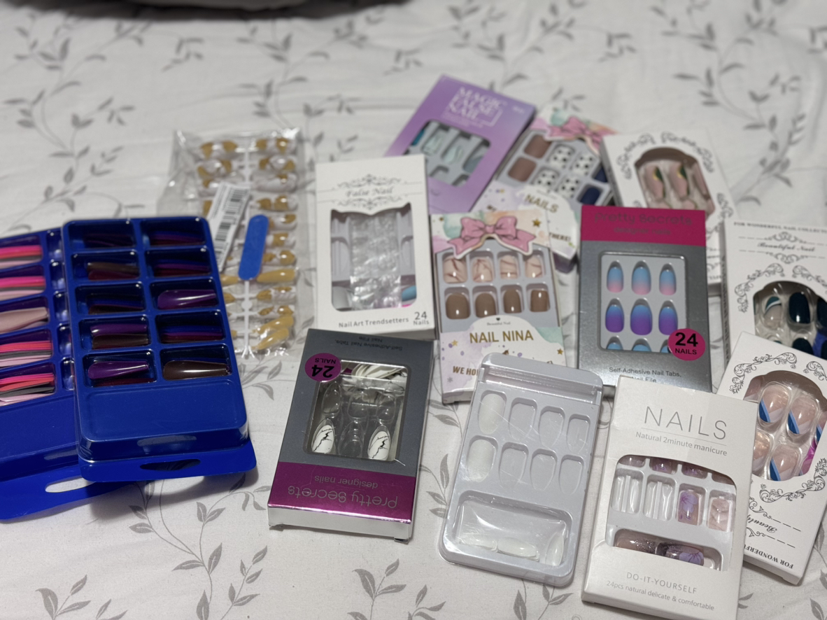 Assortment of False Nails