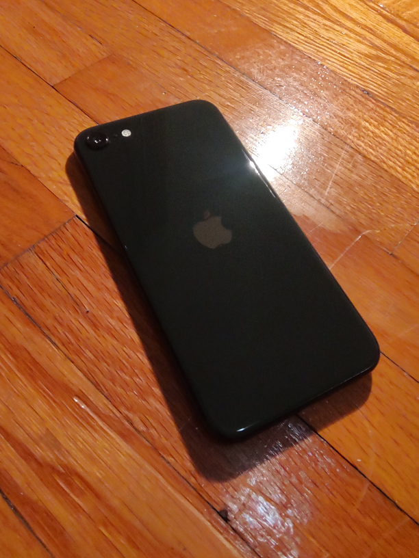 beautiful iPhone SE 2020 2nd Generation 128GB thumbnail