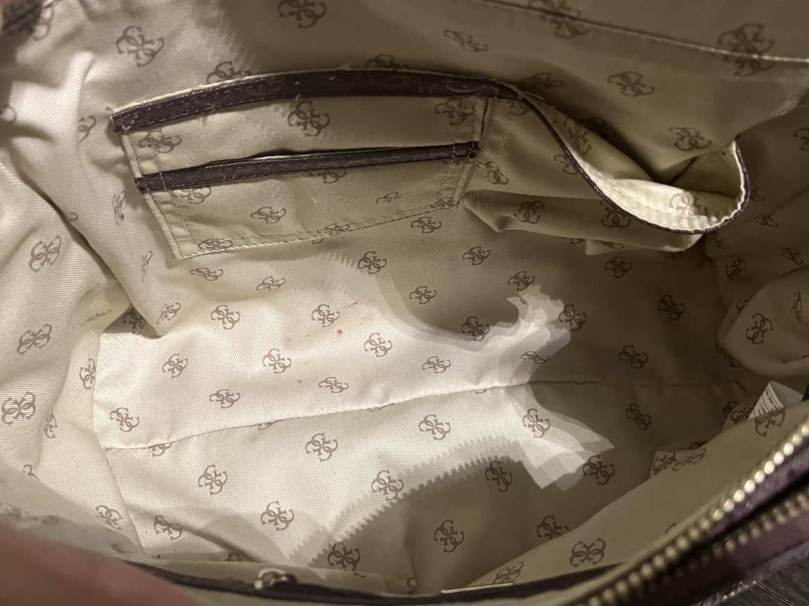 Guess shiny purse / bag image indicator(4)