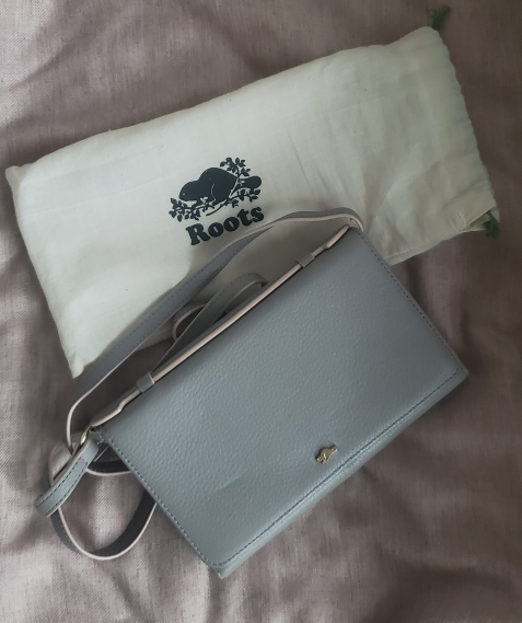 Roots genuine leather wallet purse