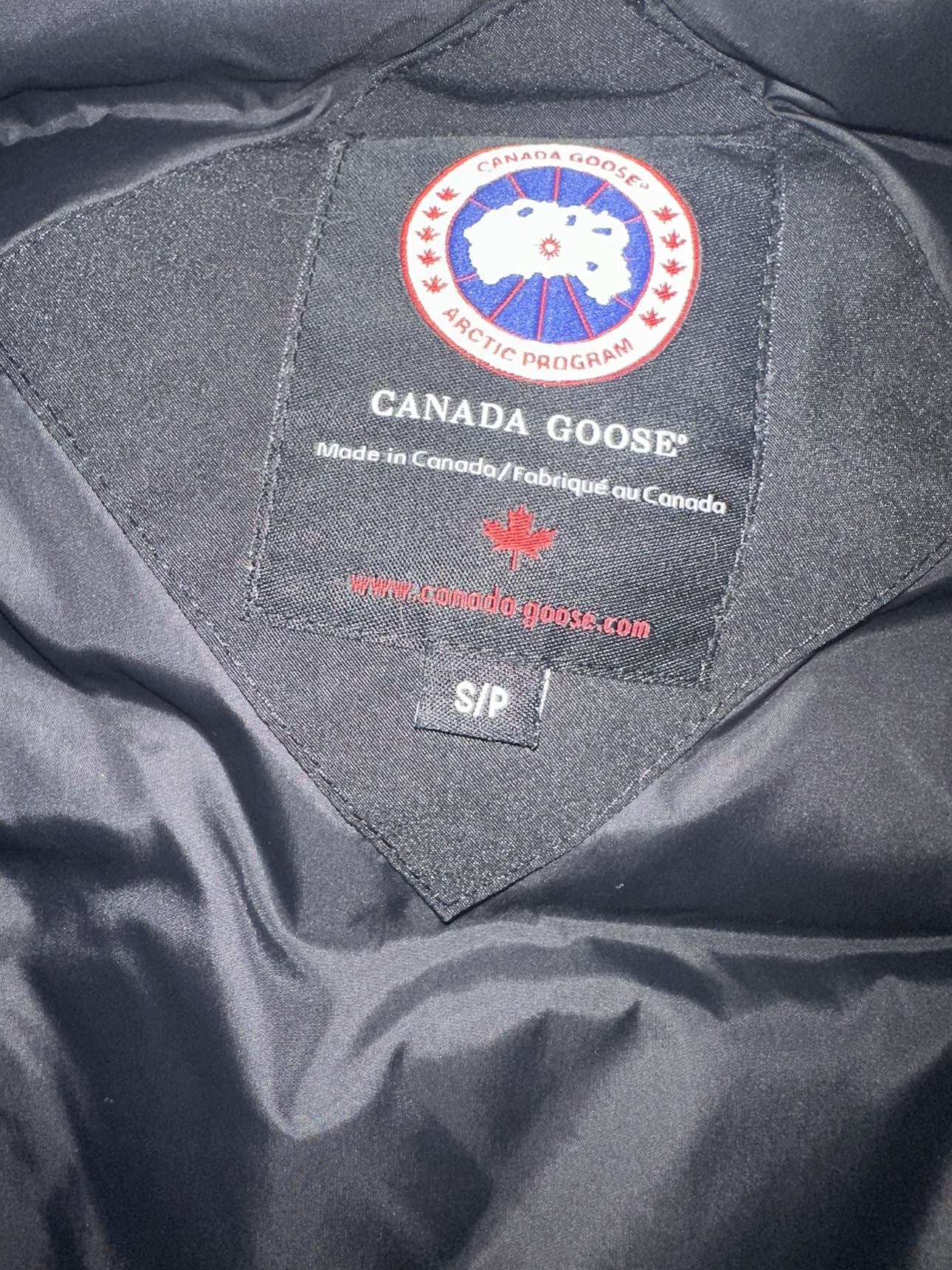 Canada Goose Montebello size S image indicator(4)