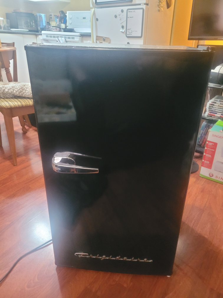 Mini Fridge thumbnail