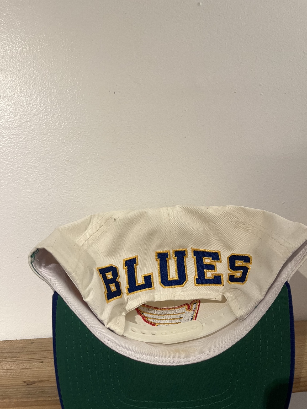 St Louis Blues hat image indicator(2)