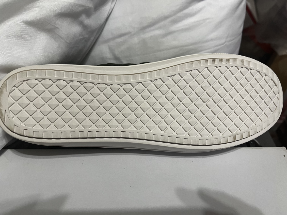 BNIB Steve Madden, Lancer sneaker image indicator(3)