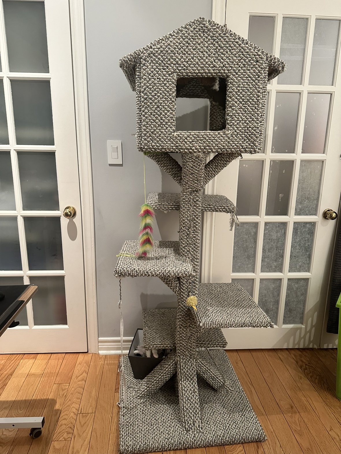 Cat tree