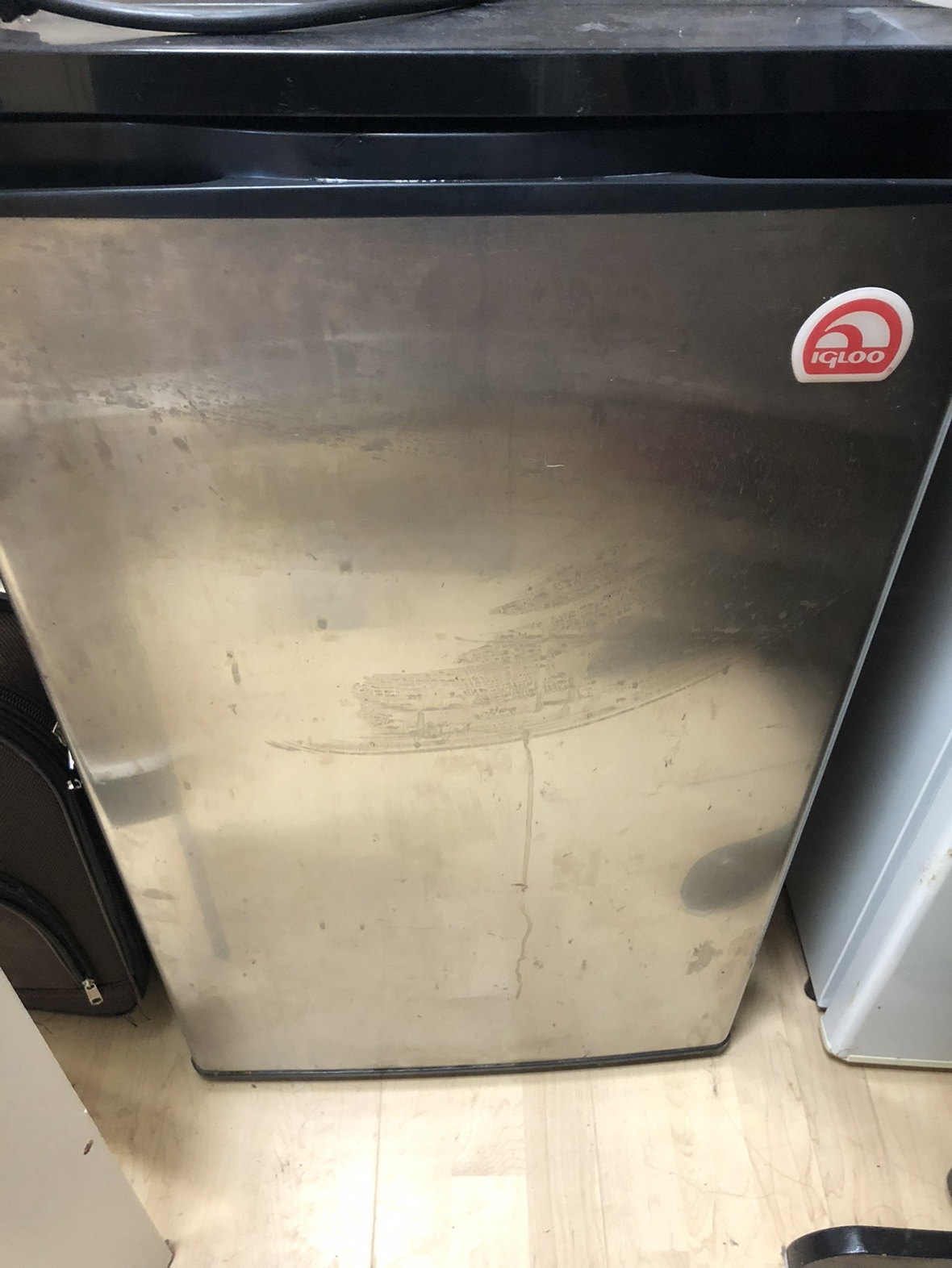 2 bar fridges mini one stainless steel other white one - photo 2