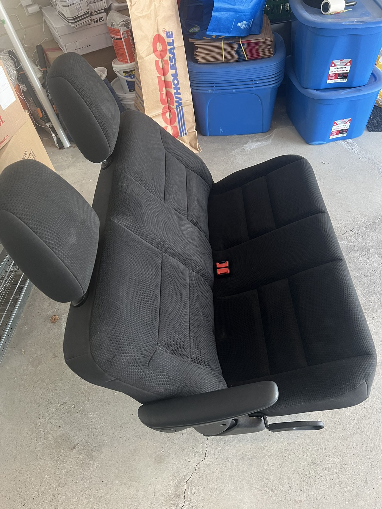 Middle seat of Dodge Crysler - photo 2