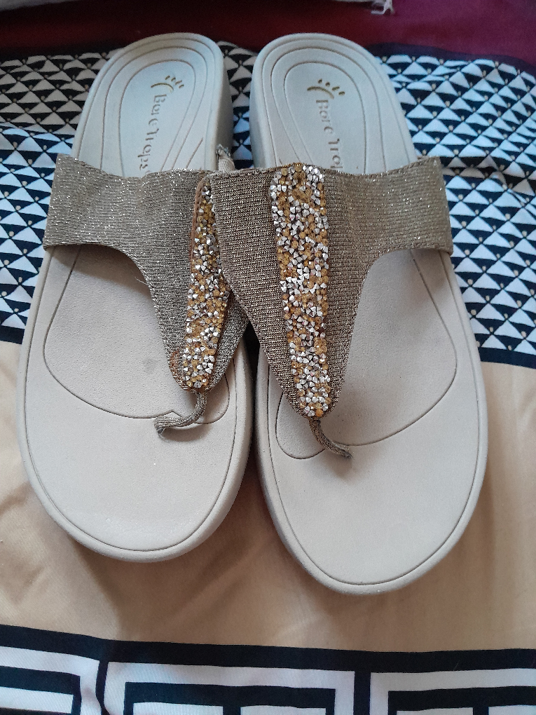 bare traps wedge sandles thumbnail