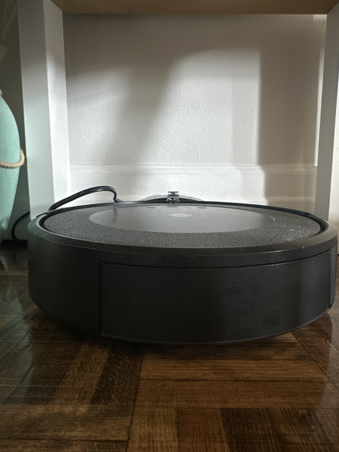 Like new- iRobot eRoomba i3 EVO (3150) Wi-Fi