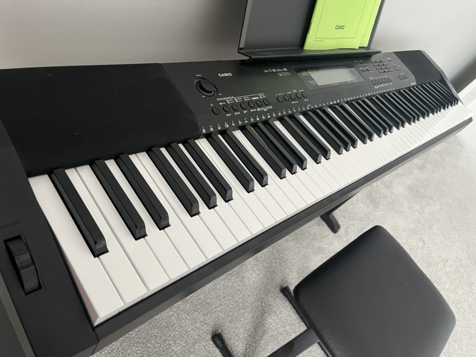 Piano/digital keyboard with bench - photo 2