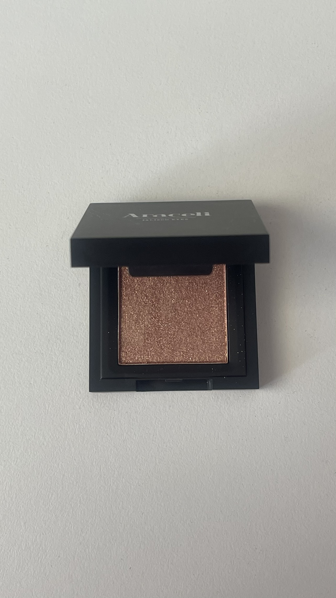 Araceli eyeshadow image indicator(4)