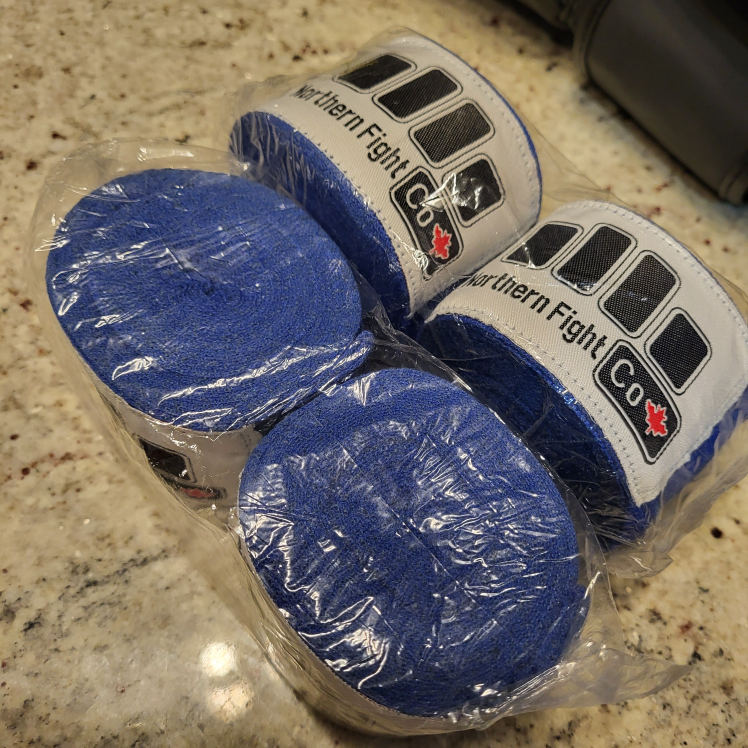 Boxing gloves+ two new hand wraps - photo 3