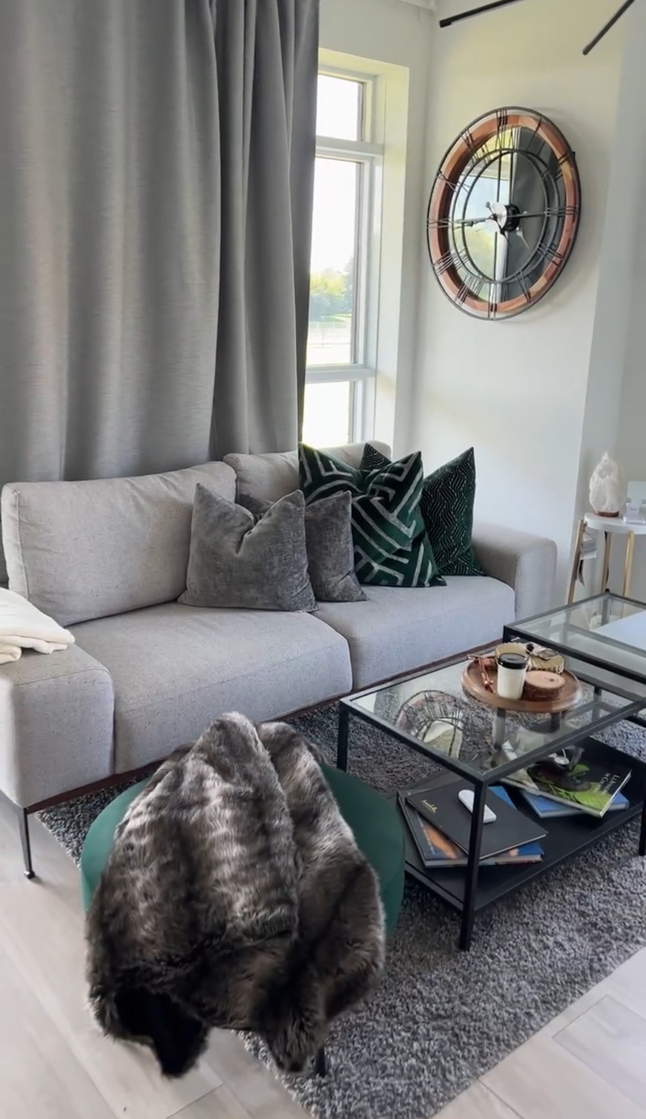 OTTOMAN Velvet Green image indicator(6)