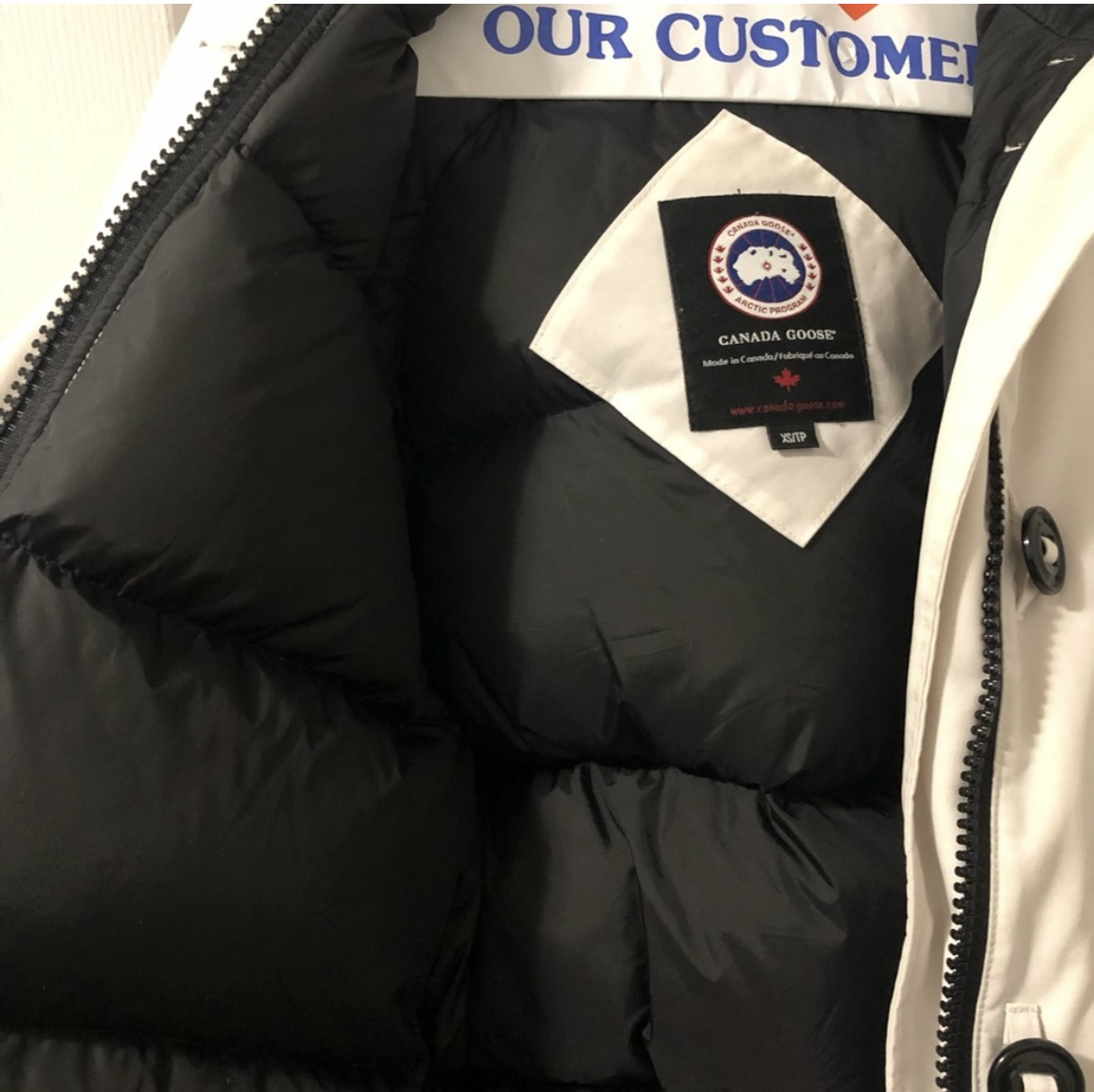 Authentic Canada Goose Chilliwack Bomber Size XS image indicator(2)