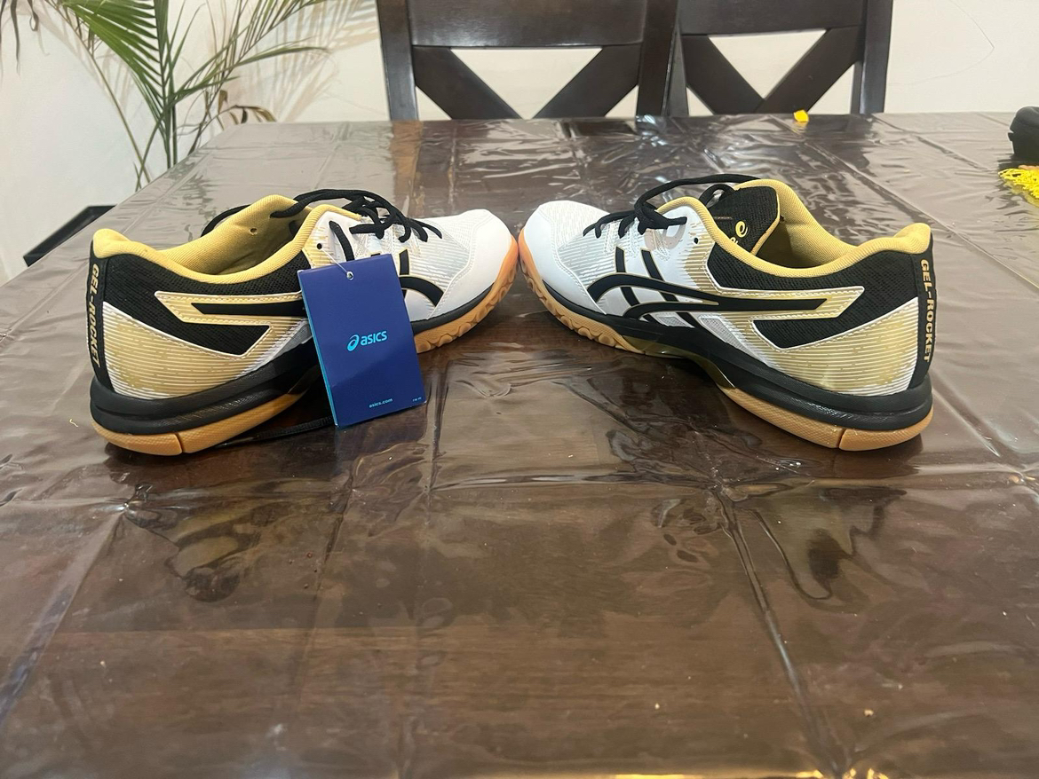 Brand new indoor court shoes thumbnail