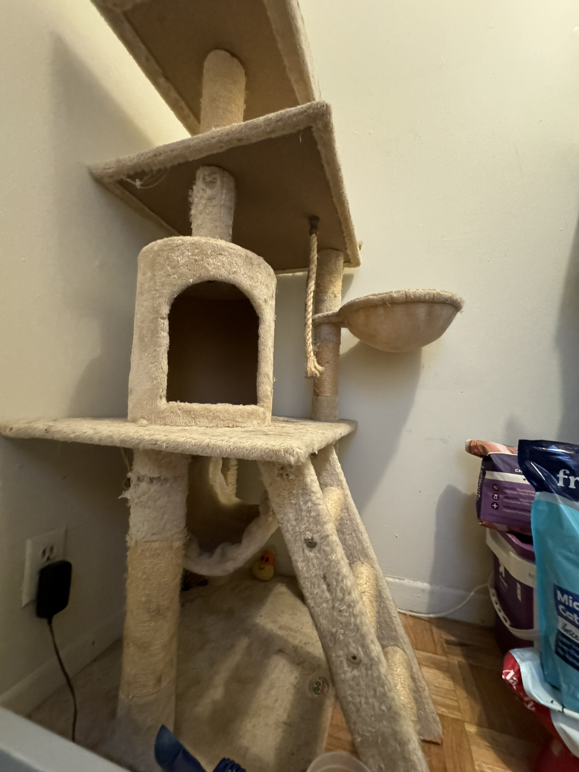 Cat tower - photo 2