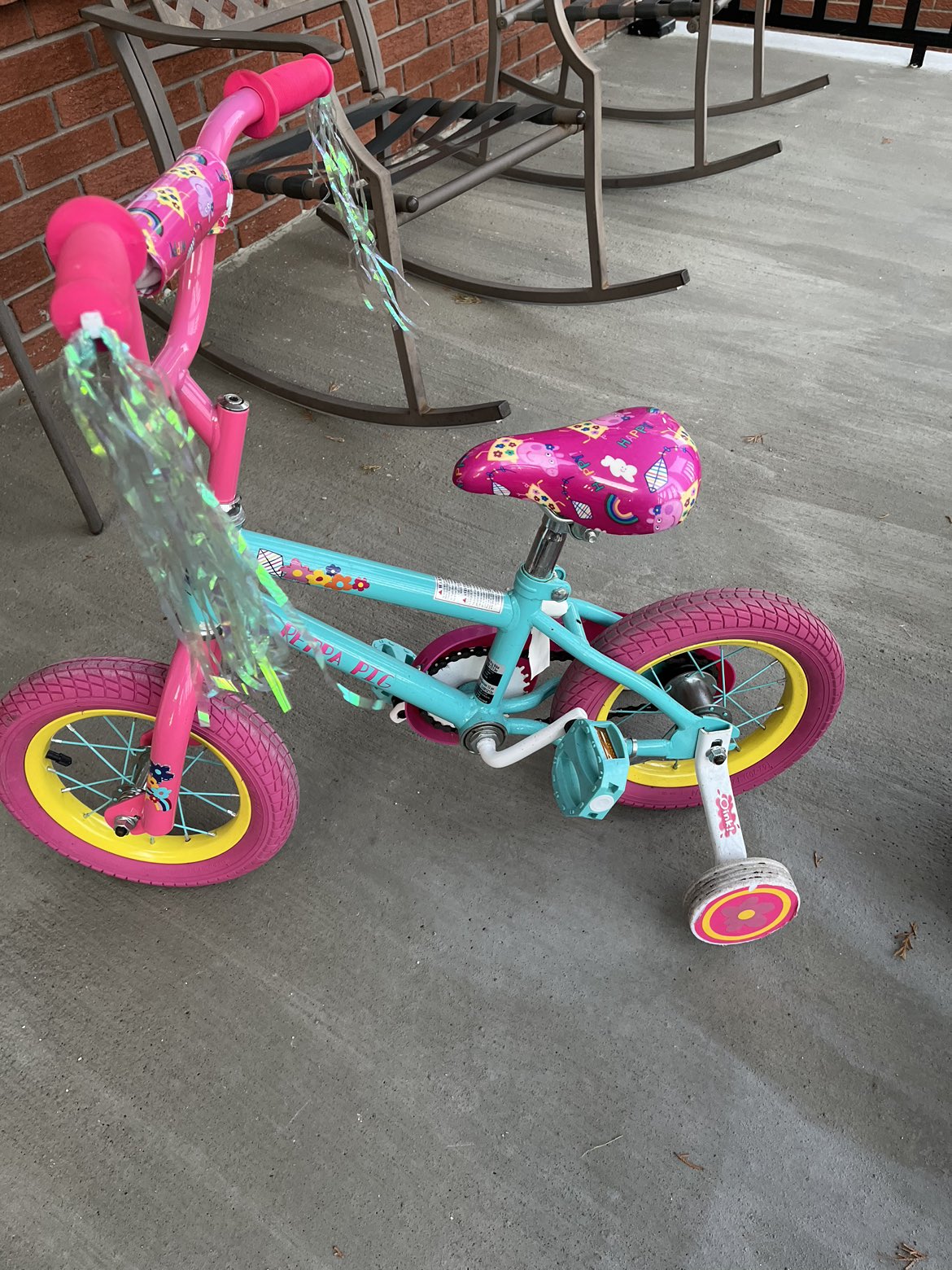 Girls Peppa Pig 12 inch bike thumbnail