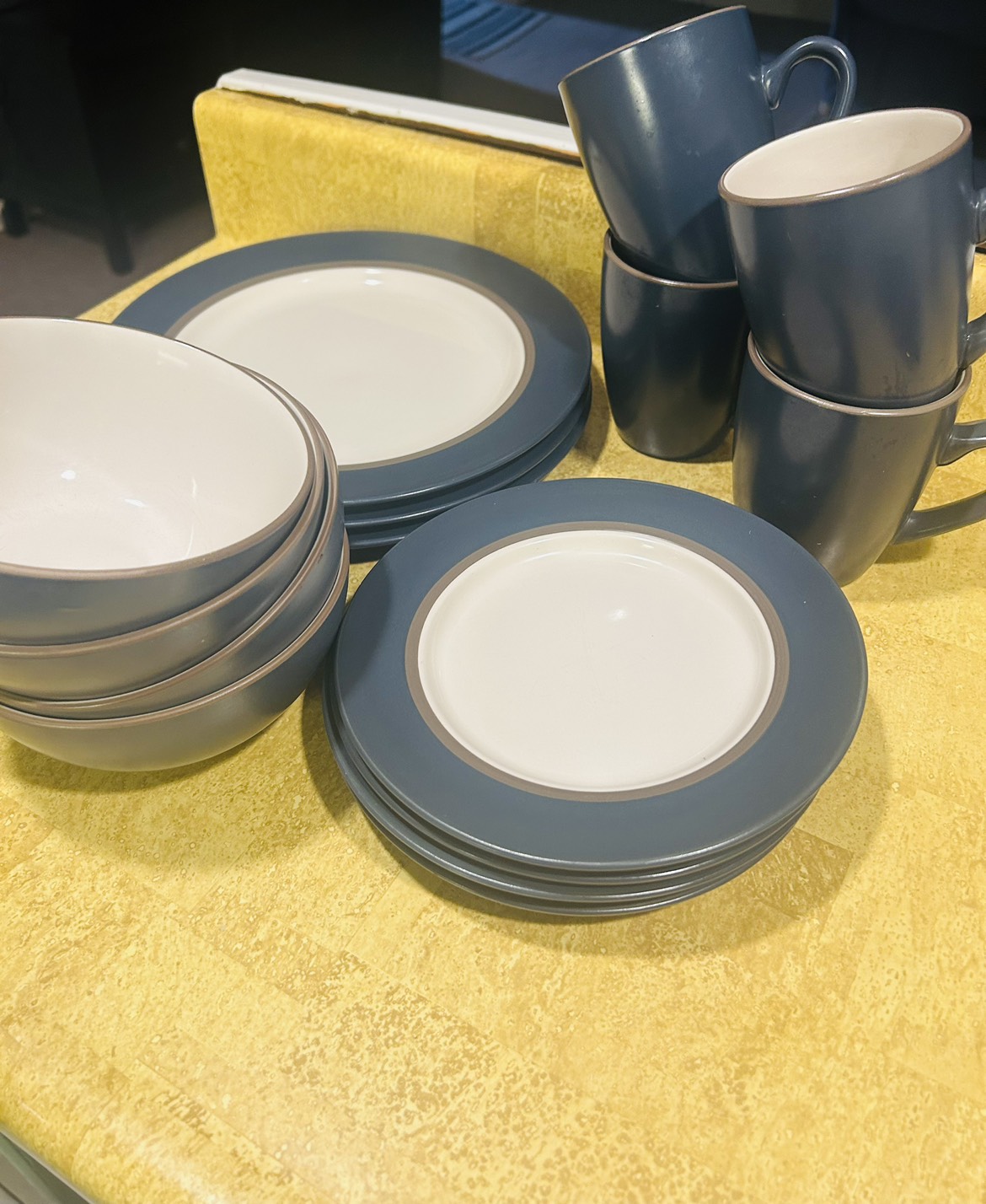 16 piece Dish set