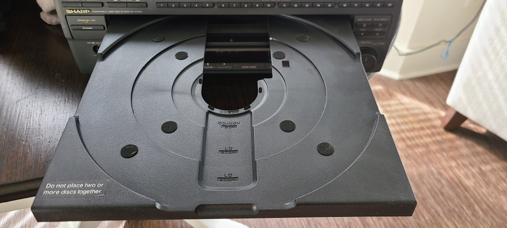 Sharp CD / Laserdisc Player - photo 3